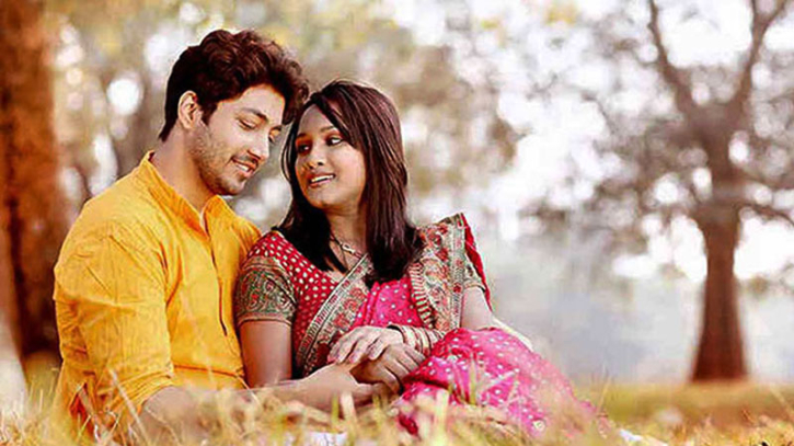 যে নারীর যত্ন-ভালোবাসা পেয়েছেন, তাকে হারতে ও হারাতে দেবেন না যে নারীর যত্ন-ভালোবাসা পেয়েছেন, তাকে হারতে ও হারাতে দেবেন না