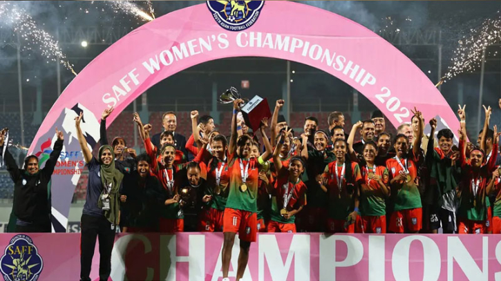 ফিফা র্যাঙ্কিং: বাংলাদেশ নারী ফুটবলের ৭ ধাপ উন্নতি ফিফা র্যাঙ্কিং: বাংলাদেশ নারী ফুটবলের ৭ ধাপ উন্নতি