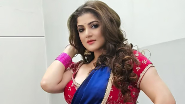 প্রথমবার অন্তরঙ্গ দৃশ্যে আপলুত শ্রাবন্তী