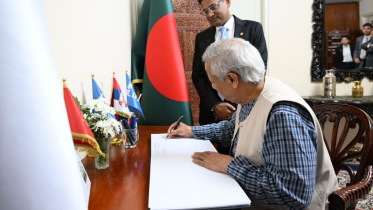 রোমে বাংলাদেশ হাউস পরিদর্শন করলেন প্রধান উপদেষ্টা