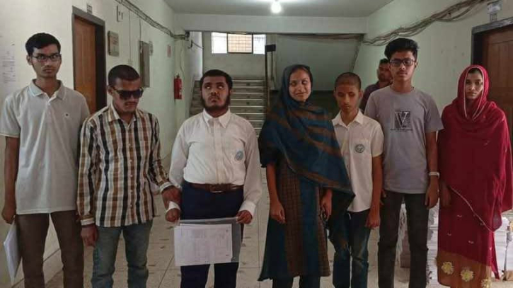 শ্রুতিলেখকের অভাবে পরীক্ষা দিতে পারলো না ৭ দৃষ্টিপ্রতিবন্ধ শ্রুতিলেখকের অভাবে পরীক্ষা দিতে পারলো না ৭ দৃষ্টিপ্রতিবন্ধ