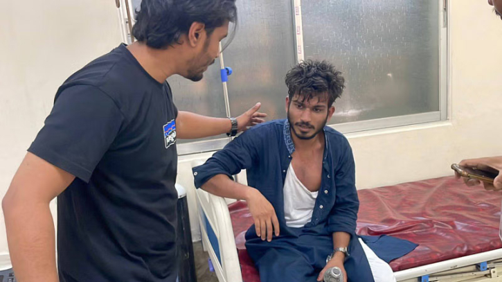 4 hurt in RU clashes
