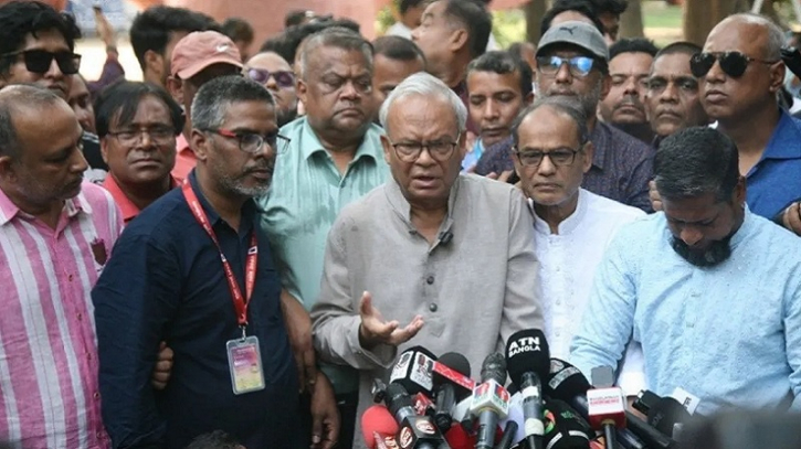 আওয়ামী লীগ কীভাবে রাজনীতি করবে সে দায়িত্ব সরকারের: রিজভী আওয়ামী লীগ কীভাবে রাজনীতি করবে সে দায়িত্ব সরকারের: রিজভী