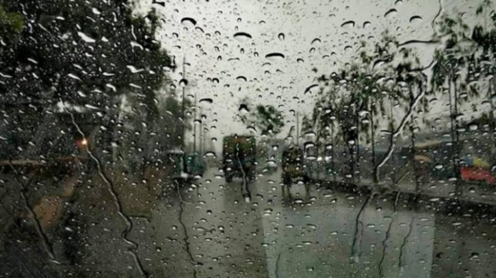 রাজধানীসহ সারা দেশে বৃষ্টি, ভারী বর্ষণের পূর্বাভাস ৩ বিভাগে