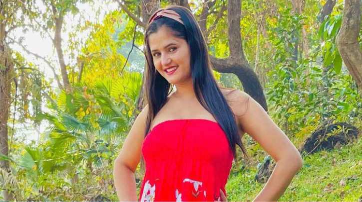 অভিনেত্রীর স্পর্শকাতর জায়গায় হাত, সোশ্যাল মিডিয়ায় ভিডিও ভাইরাল অভিনেত্রীর স্পর্শকাতর জায়গায় হাত, সোশ্যাল মিডিয়ায় ভিডিও ভাইরাল