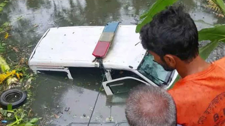 স্বামীকে হাসপাতালে নিতে গিয়ে স্ত্রীর মৃত্যু স্বামীকে হাসপাতালে নিতে গিয়ে স্ত্রীর মৃত্যু