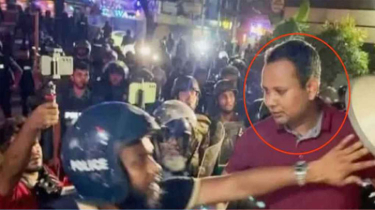 “নুরকে নয়, সম্রাটকে পেটিয়েছে মেরুন পোশাকধারী”—রাশেদ খান