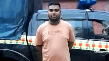 নবজাতকের প্রাণ কেড়ে নেওয়া অ্যাম্বুলেন্স সিন্ডিকেটের মূলহোতা আটক