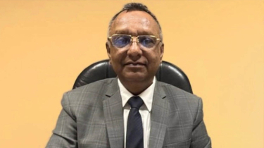 বিএফআইইউ প্রধান গভর্নরের নির্দেশ অমান্য করে অফিসে