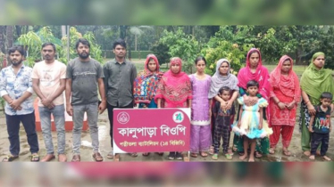 নওগাঁ সীমান্তে বিজিবির হাতে ১৮ জন আটক