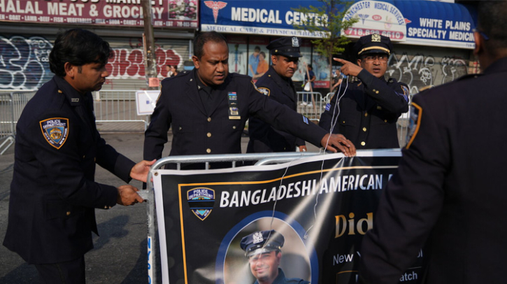 A Funeral Shines a Light on the Bangladeshis Thriving in the