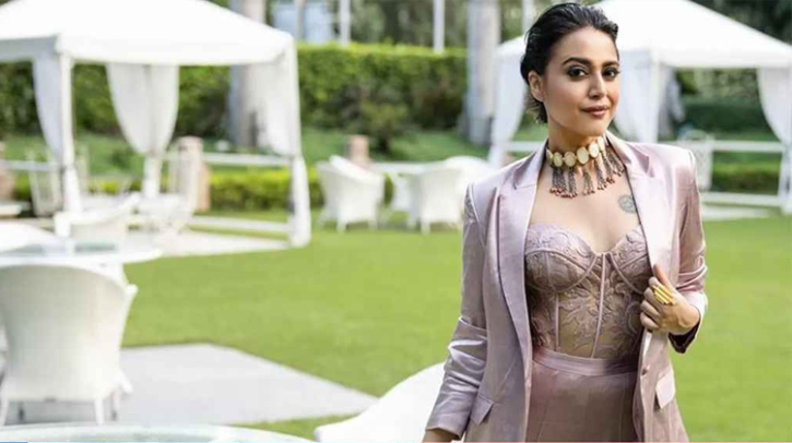 ওইভাবে অর্ধনগ্ন হয়ে শুটিং করা আমার জন্য খুবই অস্বস্তিকর ছিল: স্বরা ভাস্কর