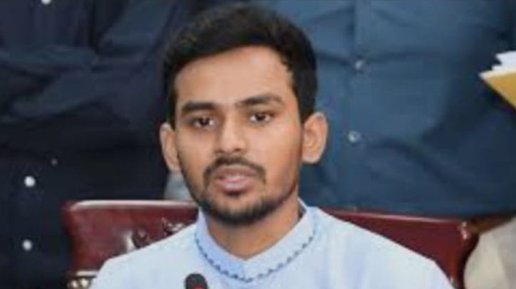 ঢাকা-১০ থেকে স্বতন্ত্র প্রার্থী হিসেবে লড়বেন আসিফ মাহমুদ