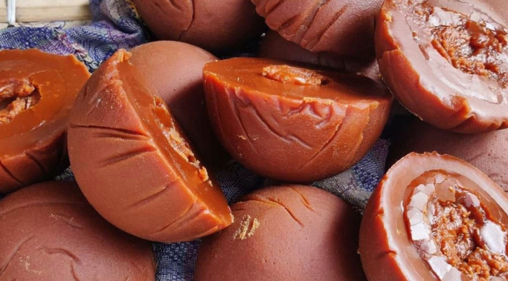 যেভাবে আসল খেজুরের গুড় চিনবেন