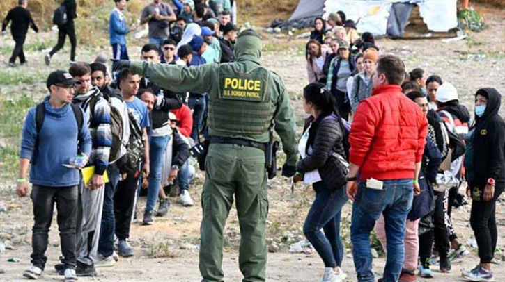 ট্রাম্পের নিষেধাজ্ঞায় আরও ৩০ দেশের নাগরিক তালিকায়