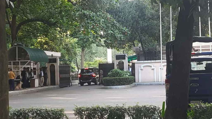 যমুনায় সিইসিসহ ৫ কমিশনার উপস্থিত প্রধান উপদেষ্টার সঙ্গে সাক্ষাৎ করতে