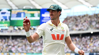 স্নিকো নিয়ে প্রশ্ন, আইসিসিকে দায়ী করলেন স্টার্ক