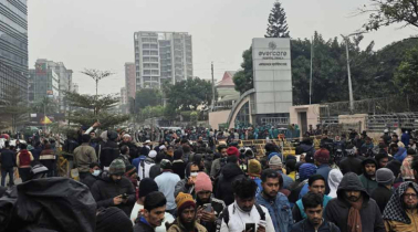 এভারকেয়ার হাসপাতালের সামনে বিএনপি নেতাকর্মীদের শোকের সমাবেশ