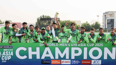 ভারতকে হারানোয় পাকিস্তান ক্রিকেটারদের টাকার বস্তা পুরস্কার