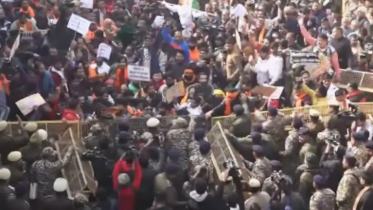 দিল্লিতে বাংলাদেশ হাইকমিশনের সামনে বিক্ষোভ