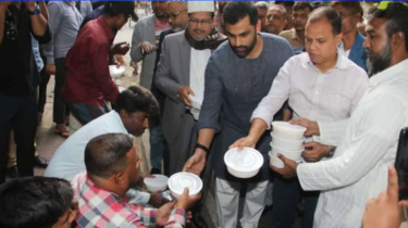 খালেদা জিয়ার দ্রুত সুস্থতা কামনায় দোয়া ও খাবার বিতরণ