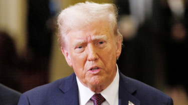 নিজেকে চাঙা বলার ১৫ মিনিট পরেই ঘুমিয়ে পড়লেন ট্রাম্প