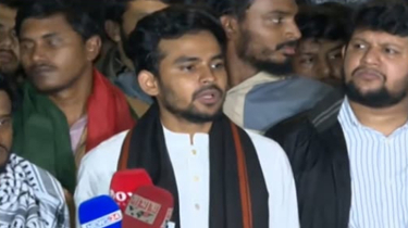 যারা আগুন দিচ্ছে তারা জুলাইয়ের কেউ নয়: আসিফ মাহমুদ যারা আগুন দিচ্ছে তারা জুলাইয়ের কেউ নয়: আসিফ মাহমুদ