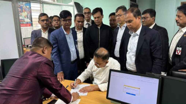 তারেক রহমানের এনআইডি প্রক্রিয়া সম্পন্ন, আঙুল ও আইরিশ প্রদান