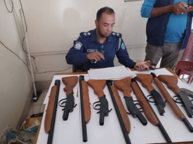 বেগমগঞ্জে ভাঙা কবর থেকে আগ্নেয়াস্ত্র উদ্ধার, ৯৯৯-এ কলেই দ্রুত অভিযানে পুলিশ বেগমগঞ্জে ভাঙা কবর থেকে আগ্নেয়াস্ত্র উদ্ধার, ৯৯৯-এ কলেই দ্রুত অভিযানে পুলিশ