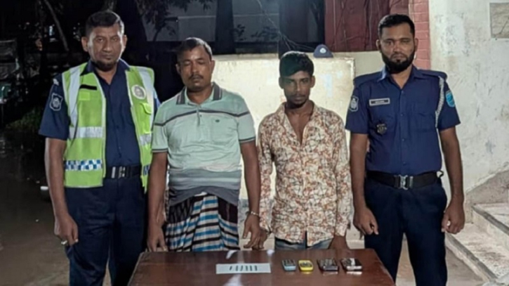 বোয়ালমারীতে যৌথ বাহিনীর অভিযান মাদকসহ গ্রেপ্তার ২ বোয়ালমারীতে যৌথ বাহিনীর অভিযান মাদকসহ গ্রেপ্তার ২