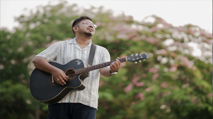 ১৩ বছর অপেক্ষা—‘একলা তারা’র গল্প অবশেষে আলোর মুখ দেখল! ১৩ বছর অপেক্ষা—‘একলা তারা’র গল্প অবশেষে আলোর মুখ দেখল!