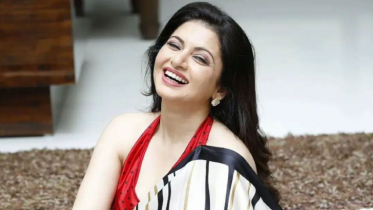 ভাগ্যশ্রীকে প্রেম নিবেদন হিমালয়ের