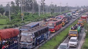 ঢাকা-টাঙ্গাইল-যমুনা সেতু মহাসড়কে দীর্ঘ যানজট, যাত্রীদের ভোগান্তি 