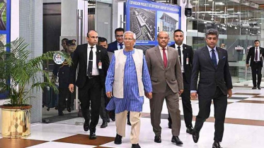 লন্ডনে পৌঁছেছেন প্রধান উপদেষ্টা