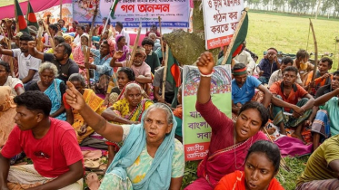 ফসলি জমিতে ইপিজেড নির্মাণের প্রতিবাদে গণঅনশন