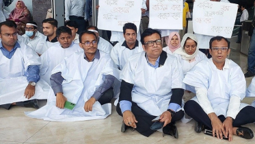 এবার কাফনের কাপড় পরে এনবিআরে কলম বিরতি