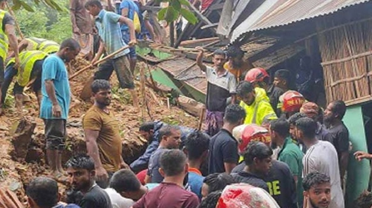 সিলেটে টিলাধসে একই পরিবারের ৪ জনের মৃত্যু সিলেটে টিলাধসে একই পরিবারের ৪ জনের মৃত্যু