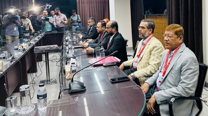 সিইসির সঙ্গে বৈঠকে জামায়াতের প্রতিনিধি দল সিইসির সঙ্গে বৈঠকে জামায়াতের প্রতিনিধি দল
