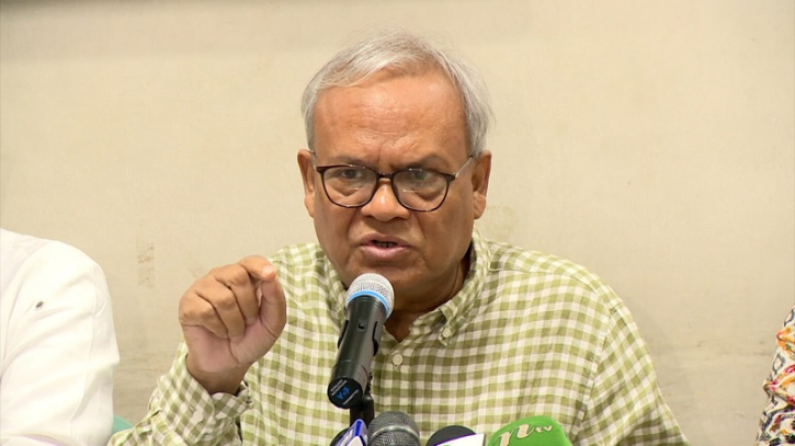 সরকার দু-একটি দলের কথা শুনে পেন্ডুলামের মতো দুলছে: রিজভী সরকার দু-একটি দলের কথা শুনে পেন্ডুলামের মতো দুলছে: রিজভী