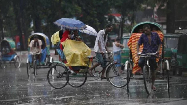 সকাল থেকে ঢাকায় দফায় দফায় বৃষ্টি, জনজীবনে দুর্ভোগ সকাল থেকে ঢাকায় দফায় দফায় বৃষ্টি, জনজীবনে দুর্ভোগ