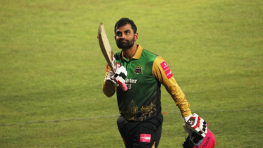 খেলার মাঠ থেকেই হাসপাতালে তামিম
