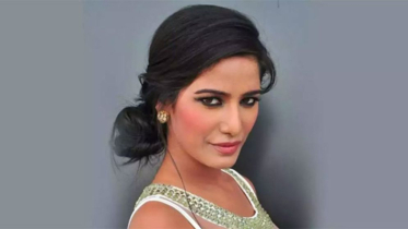 ইমরান হাশমির কাছে কী চান পুনম