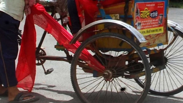 রাজধানীতে অটোরিকশার চাকায় ওড়না পেঁচিয়ে নারীর মৃত্যু