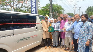 পীরগঞ্জে মোবারক আলী চক্ষু হাসপাতালকে মাইক্রোবাস হস্তান্তর