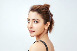 কীভাবে এতটা ফিট থাকেন আনুশকা? জানুন সেই রহস্য