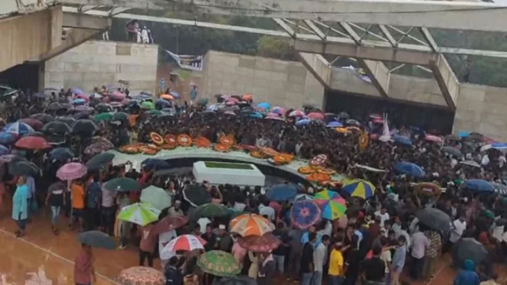 বৃষ্টি উপেক্ষা করে জিয়াউর রহমানের সমাধিতে বিএনপির শ্রদ্ধা বৃষ্টি উপেক্ষা করে জিয়াউর রহমানের সমাধিতে বিএনপির শ্রদ্ধা