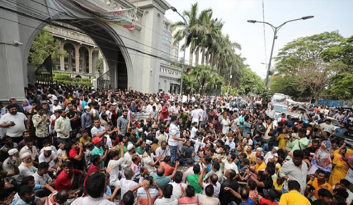 ইশরাককে মেয়র পদে বসানোর দাবি, ২য় দিনের মতো সড়কে অবস্থান ইশরাককে মেয়র পদে বসানোর দাবি, ২য় দিনের মতো সড়কে অবস্থান