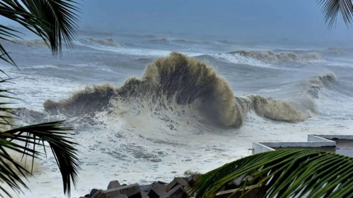 ১৯ অঞ্চলে ঝড়ের পূর্বাভাস, নদীবন্দরে সতর্কতা ১৯ অঞ্চলে ঝড়ের পূর্বাভাস, নদীবন্দরে সতর্কতা