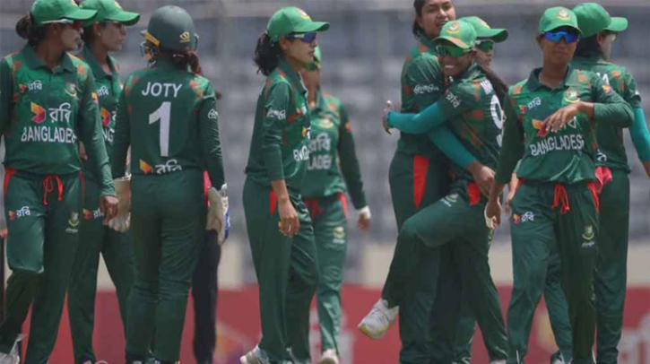 নারী ক্রিকেটারদের বেতন বৃদ্ধি