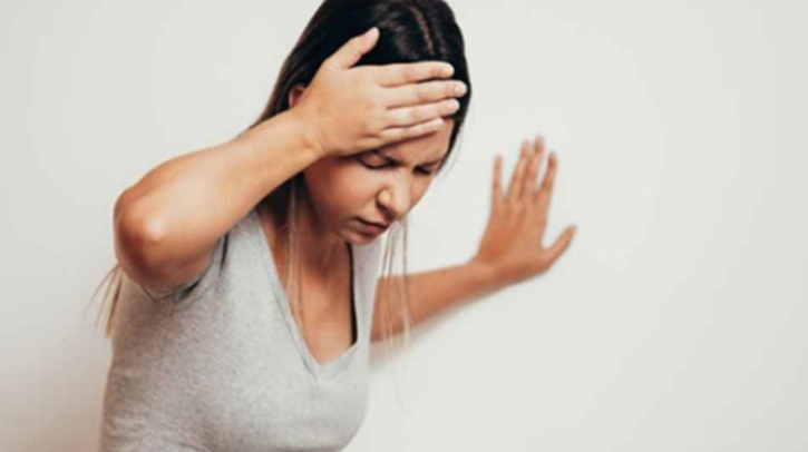 মাথা ঘুরে চোখে অন্ধকার? সতর্ক হোন এখনই